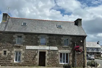 Image de Gîte indépendant côte de Granit rose spacieux pour 9 personnes