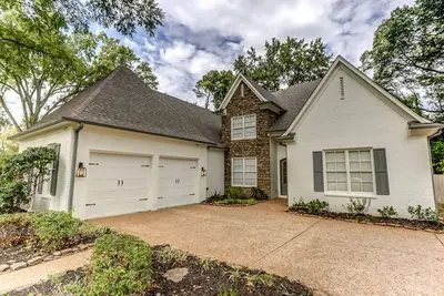 Image de Luxurious, Spacious Memphis Home - Theatre/Game Room, Patios