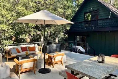 Image de Good Life Cabin- Ev-Hot Tub-Lake Access-Pups Ok