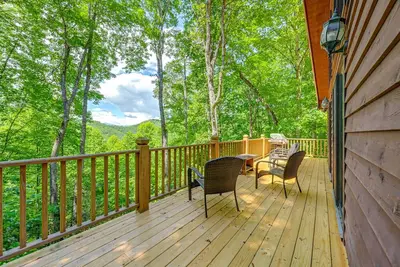 Mountain-View Robbinsville Cabin w/ Hot Tub!