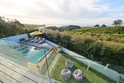 Image de Calypso -  Pool And Hot Tub Retreat