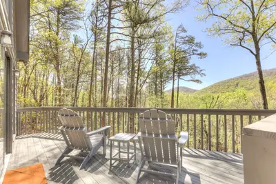 Image de Peaceful Vistas, Wood-Burning Fireplace, Nearby Trails & Communal Pools, Lakes & Golf - Escape Hatch