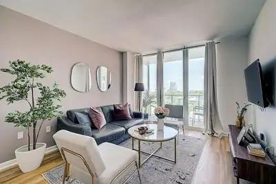 Image de Coconut Grove 1/1 condo parking included