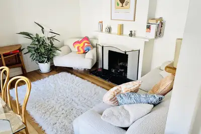 Image de Spacious & light-filled, Elm St makes for a homely holiday