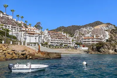 Image de Hamilton Cove Condo with Golf Cart and Close to Beach. Only 24 Steps to Door.