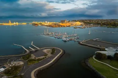 Image de Wi-Fi *Netflix*Boat Parking\n7 Night Sale