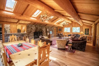 Image de Hidden Pines Lodge in the Colorado Rocky Mountains
