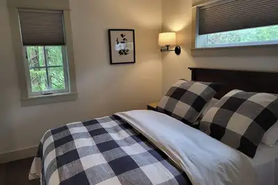 Image de Lovely cottage set amongst the cedars