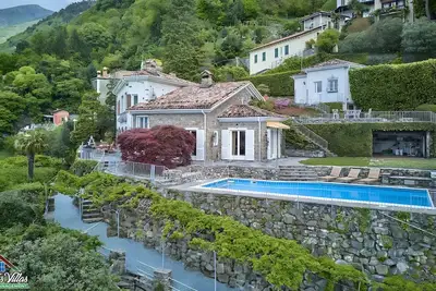 Image de Villa 'I Tre Camini' avec vue sur le lac, piscine privée et Wi-Fi