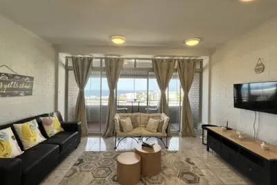 Image de The Terraces Unit 19 - Enjoy absolutely sensational views from this gorgeous two bedroom