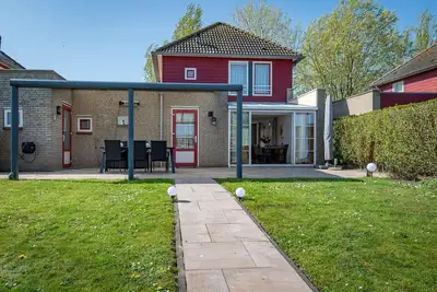 Maxime 296 - Kustpark Village Scaldia - Large detached holiday villa directly at the lake with spacious garden