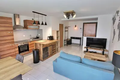 Image de Appartement lumineux à Colmar avec terrasse, parking et WiFi – 5 min du centre