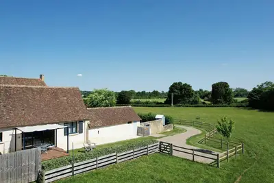 Image de Gîte de Charme : Calme, Nature, Proche du Mans, Terrasse, Jardin, Parking Privé