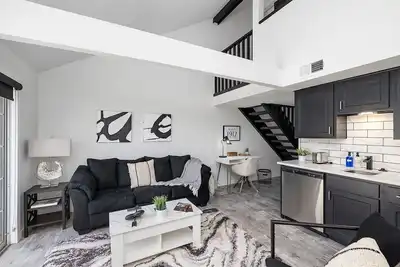 Image de Stylish Loft with Lake  Access