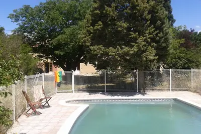 Image de Dans les ecrins d'Arles à 20mn de la mer 17mn des Alpilles. 5 bedroom 10 person