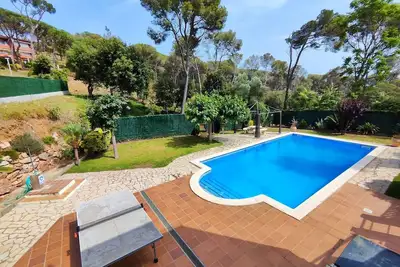 Image de Casa Con Jardín Y Piscina Cerca Del Mar