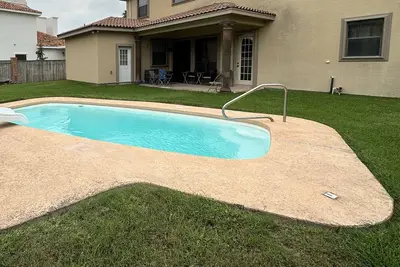 Image de Spacious 4br and 5rr Spanish Hacienda with Private Pool