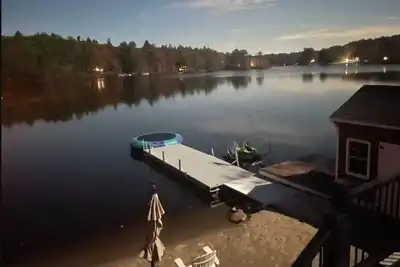 Image de Beach Front Stay on Fully Recreational Lake at the base of Wachusett Mountain