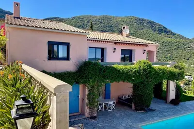 Image de Villa avec piscine face à la baie de Cavalaire