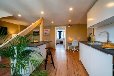 Image de Zentrales 70-qm-dach-apartment fĂĽr 4 Pers