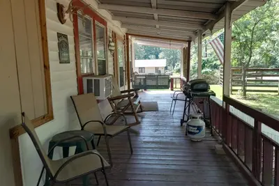 Image de Cabin #1 @ Lake Cabins at Monterrey Park an Boat Launch at lake Sam Rayburn
