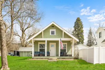 Image de Midtown Outpost: Cozy Cottage - 1 mile from Lake Coeur d'Alene! Walkable Area