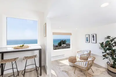 Image de Oceanfront Coastal Home w\/ Breathtaking Views – Hiking, Beaches & More