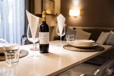 Image de Elegant Location + Parking!