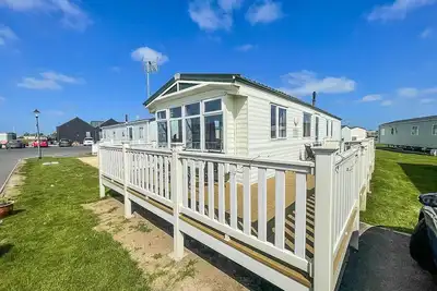 Image de Modern caravan with WiFi at St Osyth Beach Holiday Park in Essex ref 28010kv
