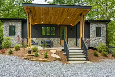 Image de Modern luxury creekside retreat