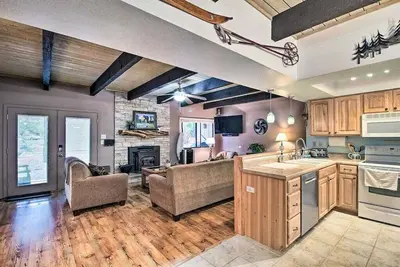 Image de Stylish Pinetop Condo w/ Step-Free Access!