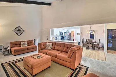 Image de Ideally Located Pinetop Apartment w/ Balcony!