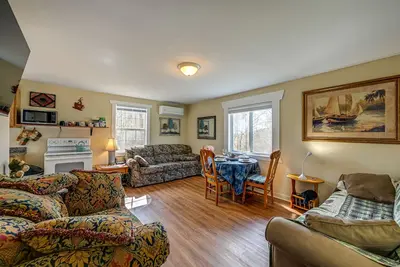 Image de Ski, Hike & Unwind: Pet-Friendly Whittier Retreat!