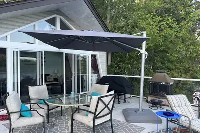 Image de Over water Beach house with pickleball