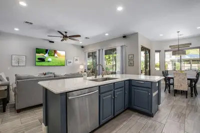 Image de SouthChandler, Spa, 3br/2. 5 Bath