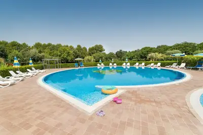 Agritourisme \"Il Girasole - Ginestra\" avec piscine partagée, jardin partagé et Wi-Fi