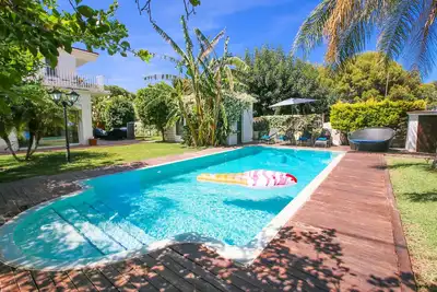 Image de Villa moderne à Las Rotas avec air conditionné