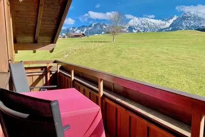 Image de 2-room vacation apartment with mountain view