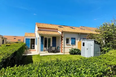 Image de La Petite Maison - Séjour au calme, jardin clos, plage à pieds & piscines