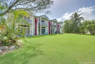 Image de Absolute Beachfront Townhouse