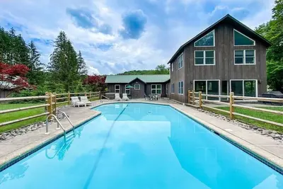 Image de Spruce Haven - Modern Rustic w. Pool in Catskills
