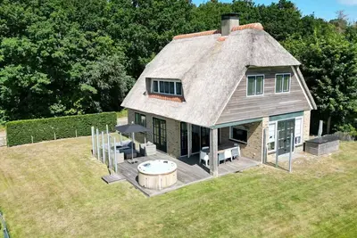 Image de Modern villa with jacuzzi. Village Hollum, forest and beach on walking distance.