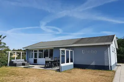 Image de Villa Dobbe located on the grounds of Klein Vaarwater in Buren.