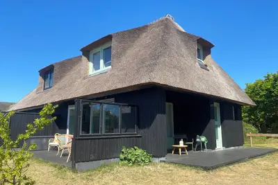 Image de Falka is a cozy house in the dunes between Nes and Buren, near of the beach.