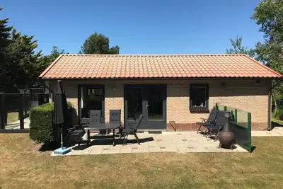 Image de Stormvogel has lots of privacy near outdoor pool and is close to the beach.