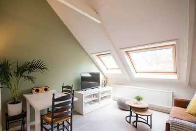 Image de Nice studio for 2 people in the centre of Nes and the beach is 1. 5 km away.