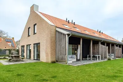 Image de Goud- and Zilverplevier together form one luxury home for 16 people.