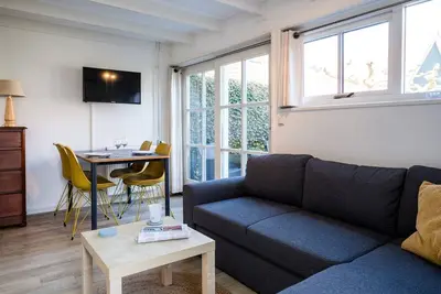 Image de Friese Antillen is a courtyard of 8 homes near of the beach and village Hollum.