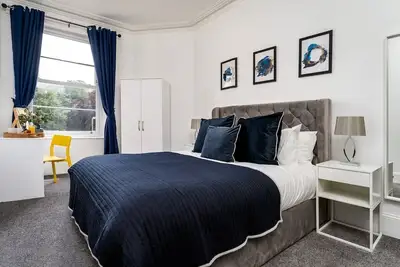 Image de Brand New 1 Bed Apartment Near Beach, Wifi&Netflix