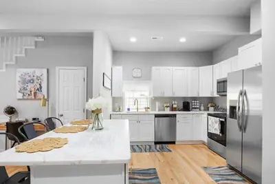 Image de The LuxuryOrange Door 3 Bdr Queen